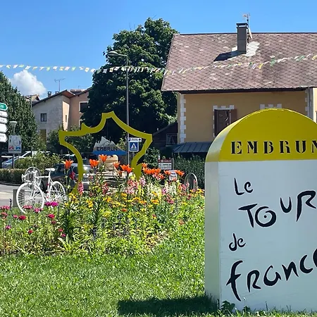 Maison Tres Agreable Avec Exterieurs, Bien Situee Au Plan D'Eau Embrun Exterior photo