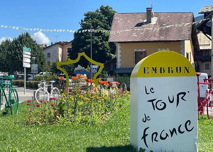 Maison Tres Agreable Avec Exterieurs, Bien Situee Au Plan D\'Eau Embrun