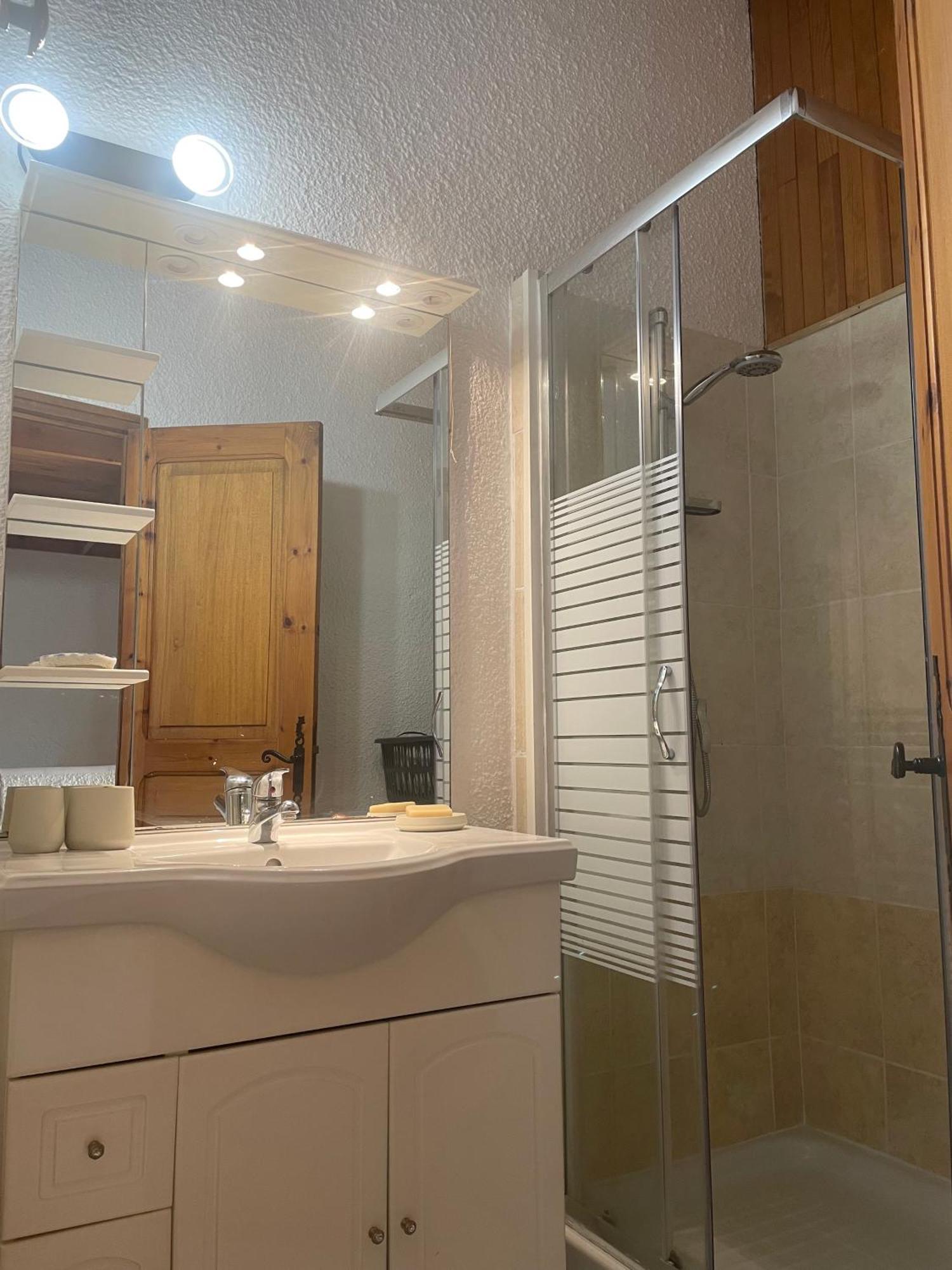 Maison Tres Agreable Avec Exterieurs, Bien Situee Au Plan D'eau Embrun