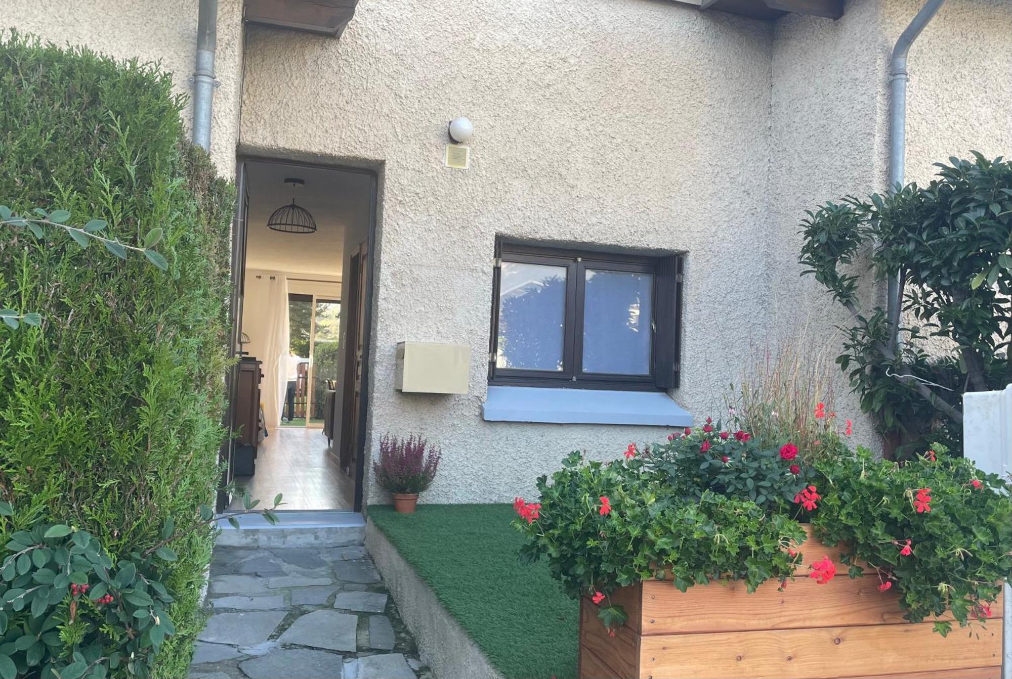 Maison Tres Agreable Avec Exterieurs, Bien Situee Au Plan D'eau Embrun
